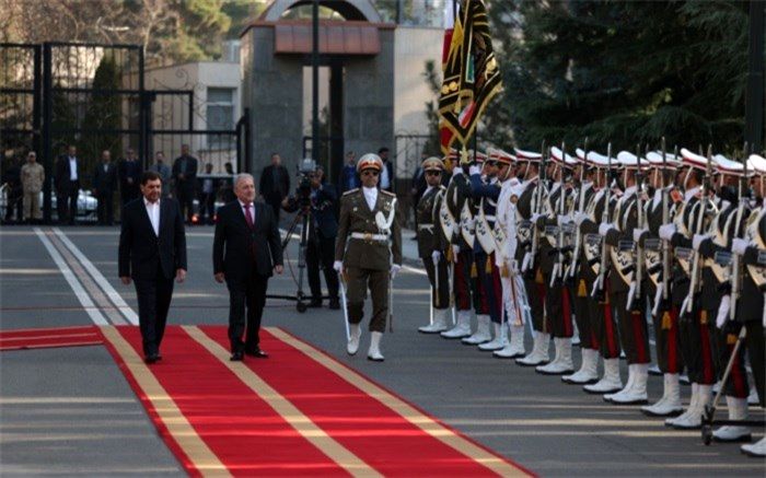 استقبال رسمی مخبر از نخست وزیر سوریه