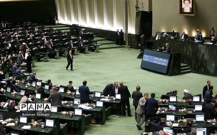 گزارش کمیسیون آموزش درباره طرح تبدیل وضعیت معلمان در دستور کار مجلس