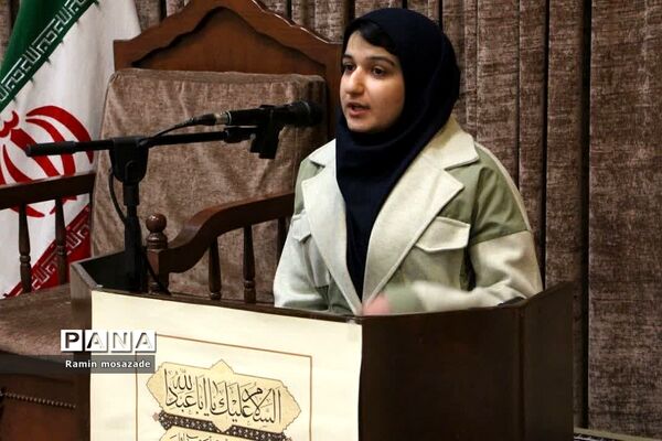 مراسم تجلیل از دانشجویان رتبه برتر کنکور سراسری در دفتر امام جمعه بخش رودهن