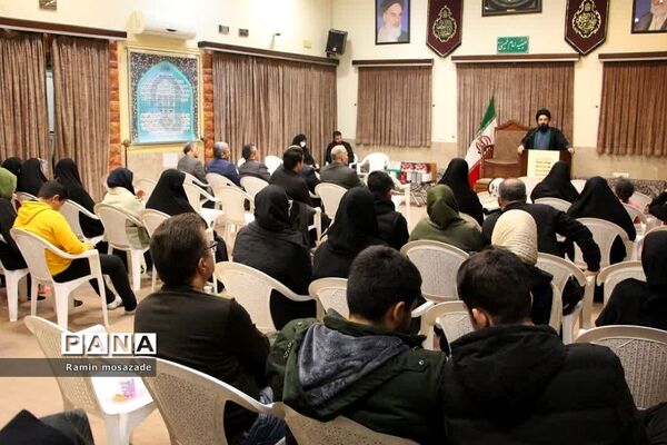 مراسم تجلیل از دانشجویان رتبه برتر کنکور سراسری در دفتر امام جمعه بخش رودهن