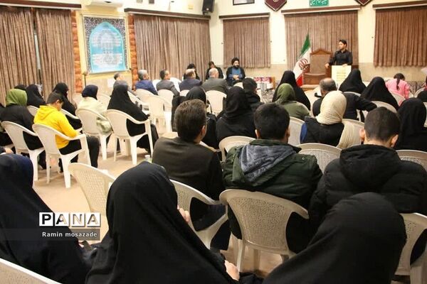مراسم تجلیل از دانشجویان رتبه برتر کنکور سراسری در دفتر امام جمعه بخش رودهن
