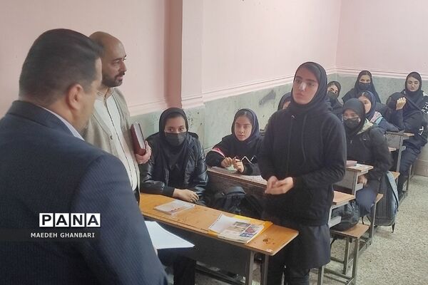 بازدید از هنرستان کار و دانش پروین اعتصامی شهرستان پردیس در جهت رفع مشکلات  بنای مدرسه