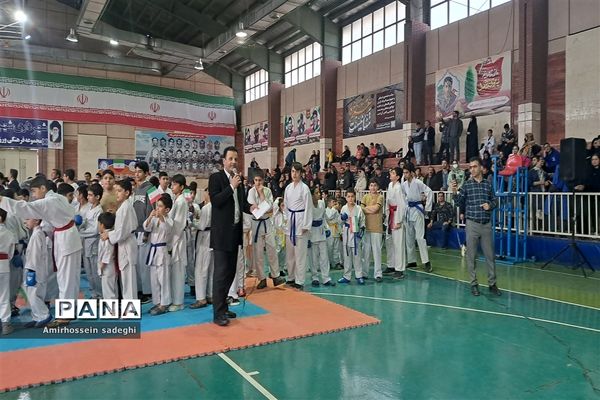 مسابقات کاراته در باشگاه ورزشی ایثار اندیشه