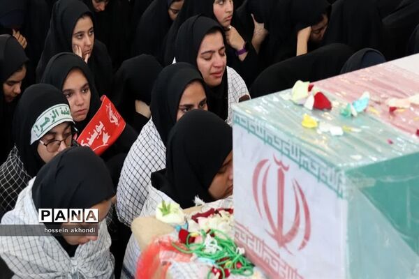 تشییع شهید زهرایی تبار در مدارس شهرستان میبد