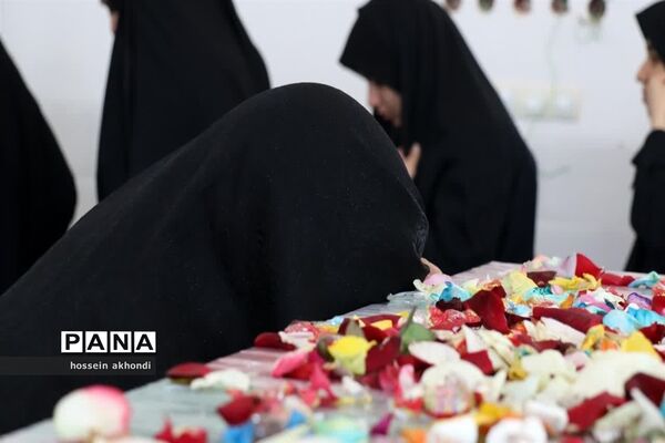 تشییع شهید زهرایی تبار در مدارس شهرستان میبد