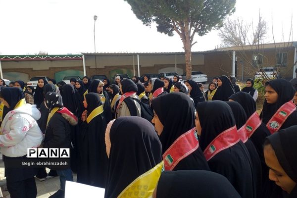 اعزام دانش‌آموزان زیارت اولی شهرستان جاجرم به اردوی زیارتی قم و جمکران