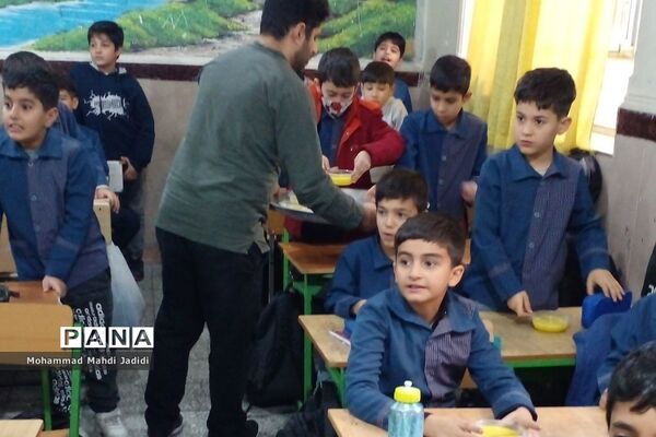 پخش نذری به‌مناسبت شهادت حضرت زهرا (س)