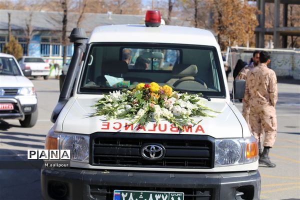 استقبال دانش‌آموزان از شهدای گمنام