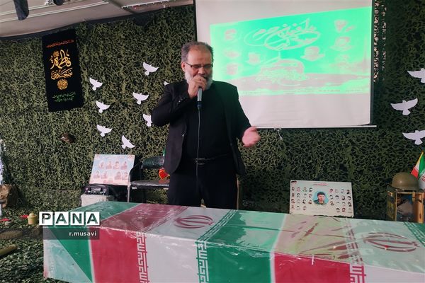 یادواره شهدا با حضور شهید گمنام در دبیرستان سید احمد فاتحی ۲ قم