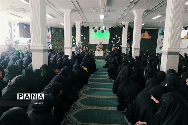 یادواره شهدا با حضور شهید گمنام در دبیرستان سید احمد فاتحی ۲ قم