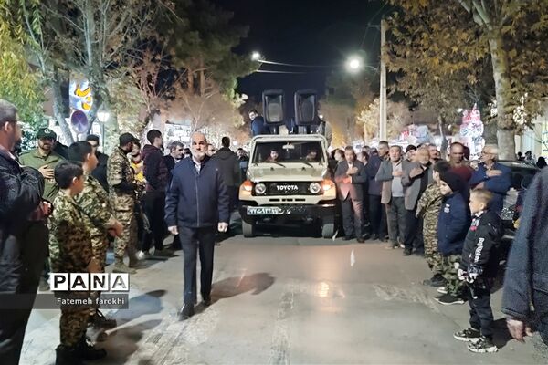 تشییع پیکر مطهر شهید گمنام بر دوش نماز گزاران شهرستان آباده