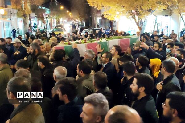 تشییع پیکر مطهر شهید گمنام بر دوش نماز گزاران شهرستان آباده