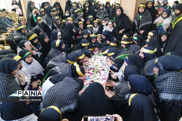 استقبال از پیکر مطهر شهید گمنام در مدرسه شاهد مریم قم