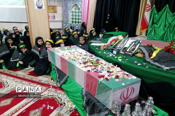 استقبال از پیکر مطهر شهید گمنام در مدرسه شاهد مریم قم
