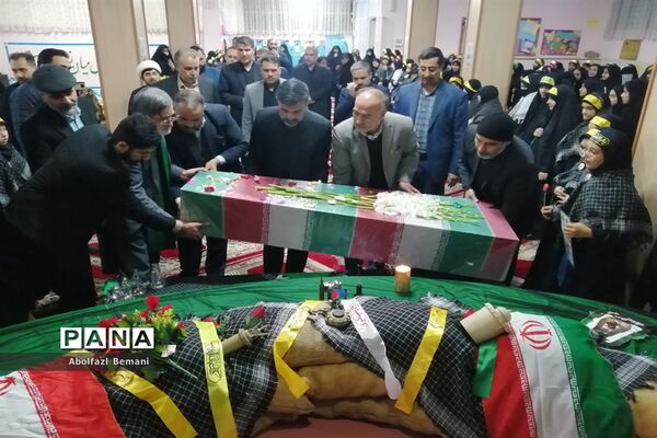 استقبال از پیکر مطهر شهید گمنام در مدرسه شاهد مریم قم