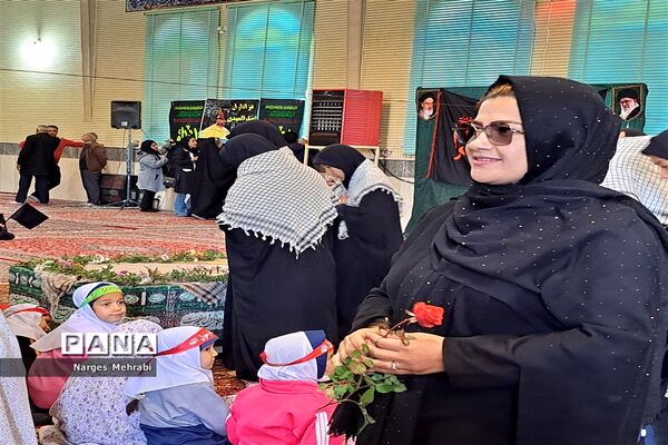 استقبال مردم شهر سورمق از پیکر مطهر شهید گمنام