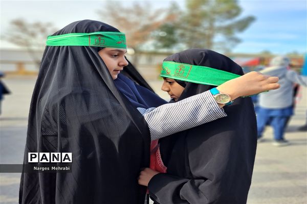 استقبال مردم شهر سورمق از پیکر مطهر شهید گمنام