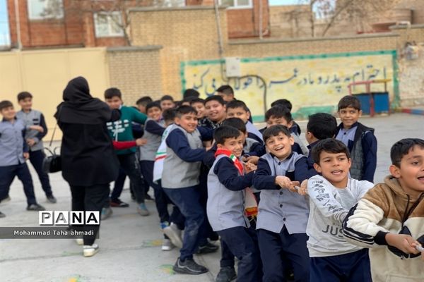 اجرای طرح مدام درمدرسه معلم شهرآشخانه