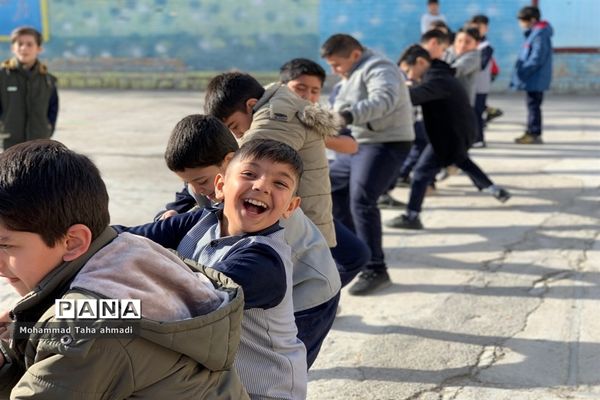 اجرای طرح مدام درمدرسه معلم شهرآشخانه