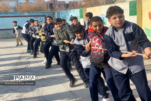 اجرای طرح مدام درمدرسه معلم شهرآشخانه