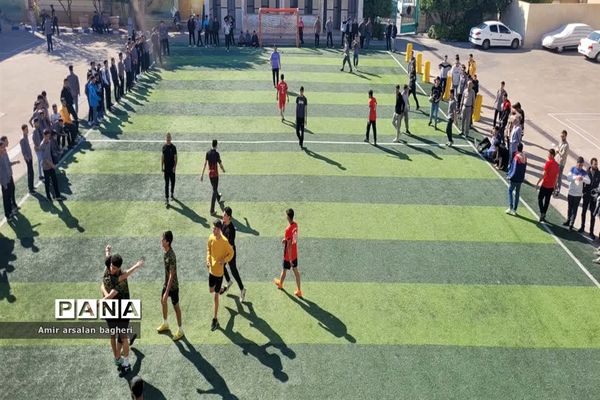 برگزاری المپیاد ورزشی درون مدرسه‌ای در دبیرستان نمازی