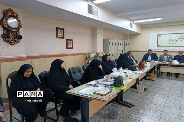 جلسه عمومی مدیران مدارس متوسطه دوم نظری منطقه۱۸