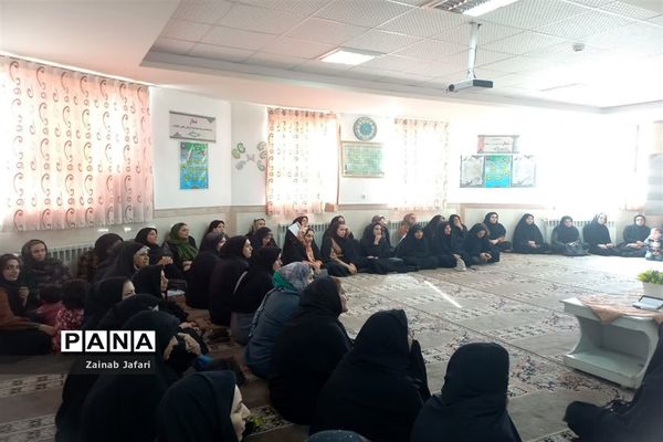 کارگاه آموزشی پیشگیری از آسیب های اجتماعی