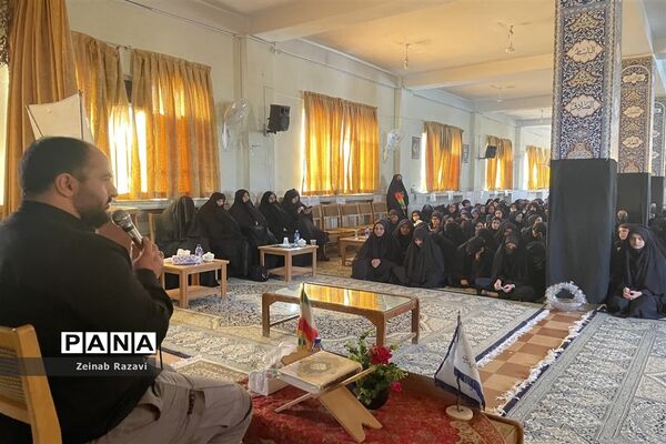 تشییع شهید گمنام در دبیرستان فرزانگان شهیده حسنی سعدی ناحیه چهار استان قم
