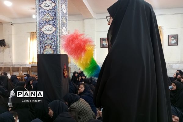 تشییع شهید گمنام در دبیرستان فرزانگان شهیده حسنی سعدی ناحیه چهار استان قم