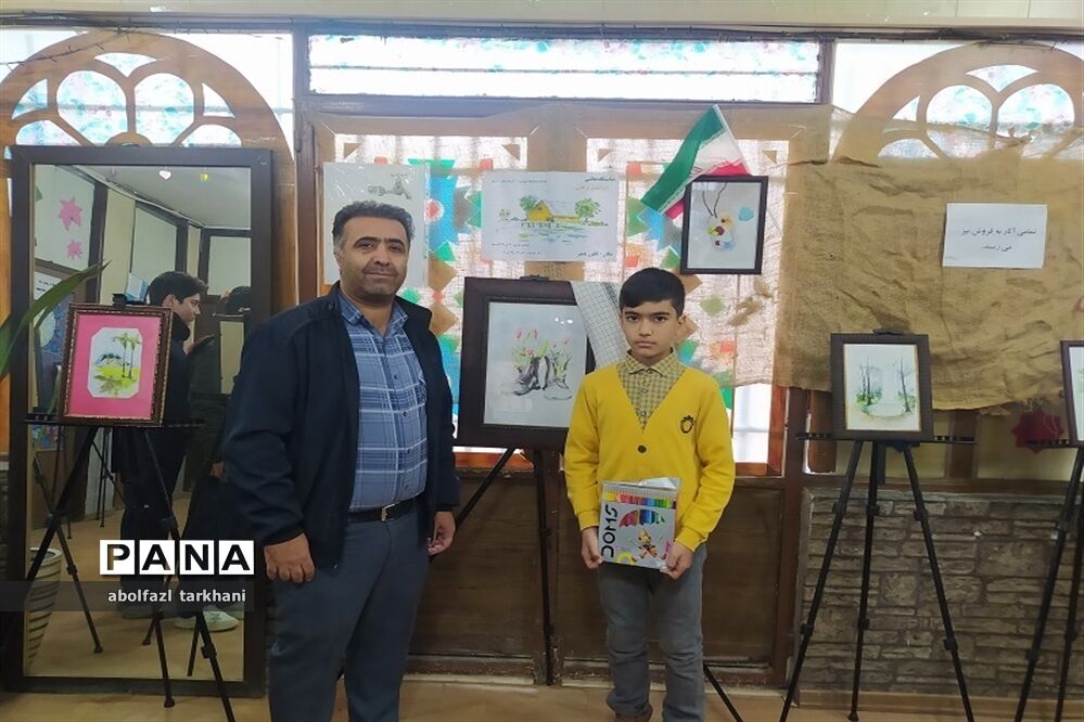 افتتاحیه نمایشگاه نقاشی دانش‌آموز پیشتاز ابوالفضل ترخانی از دبستان کوشا شهرستان بجنورد