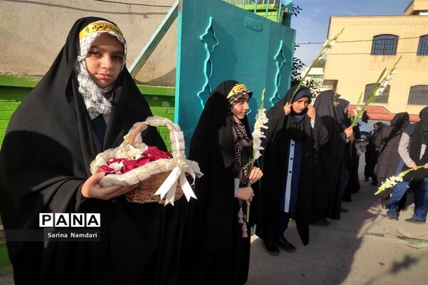 وداع با شهید گمنام در دبیرستان امام حسن عسکری2 ناحیه 3 شیراز