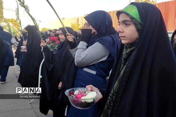 وداع با شهید گمنام در دبیرستان امام حسن عسکری2 ناحیه 3 شیراز