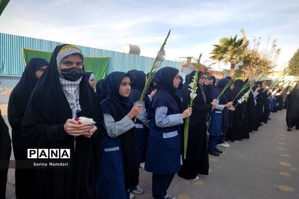 وداع با شهید گمنام در دبیرستان امام حسن عسکری2 ناحیه 3 شیراز
