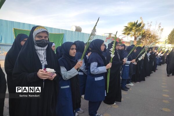 وداع با شهید گمنام در دبیرستان امام حسن عسکری2 ناحیه 3 شیراز