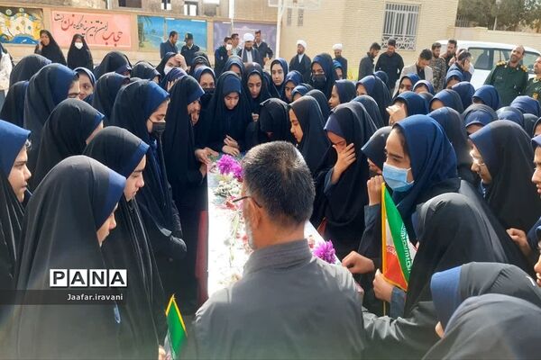 مراسم استقبال از شهید گمنام در شهرستان مروست