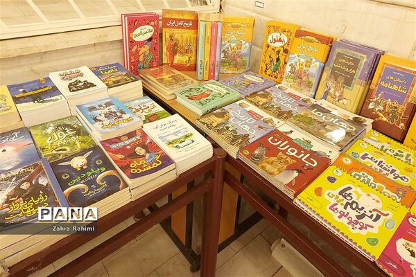 نمایشگاه کتاب و بازی‌های فکری در شهرستان محلات