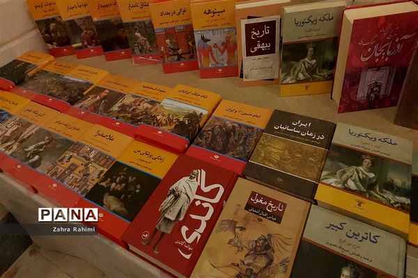 نمایشگاه کتاب و بازی‌های فکری در شهرستان محلات