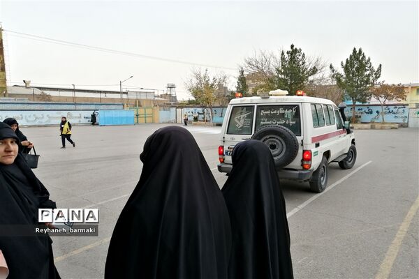 آیین  وداع با پیکر شهید گمنام در دبیرستان شهید عباسی ناحیه۷ مشهد