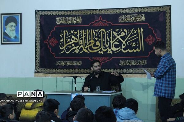 نشست تبیین و پرسش و پاسخ دانش‌آموزی در دبیرستان آیت‌الله هاشمی رفسنجانی باقرشهر