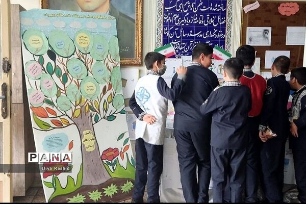 نمایشگاه آسیب‌های اجتماعی و نوجوان سالم در شهرستان قرچک