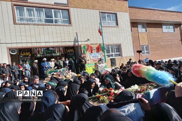 دانش آموزان مدارس اقلید میزبان آلاله گمنام هشت سال دفاع مقدس