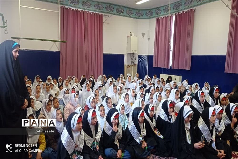 برگزاری یادواره شهدا در آموزشگاه دخترانه شهید تقی پور شهرستان ورزنه