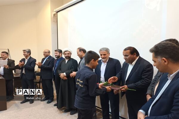 تجلیل از معلمان و دانش‌آموزان پژوهشگر شهرستان بهبهان