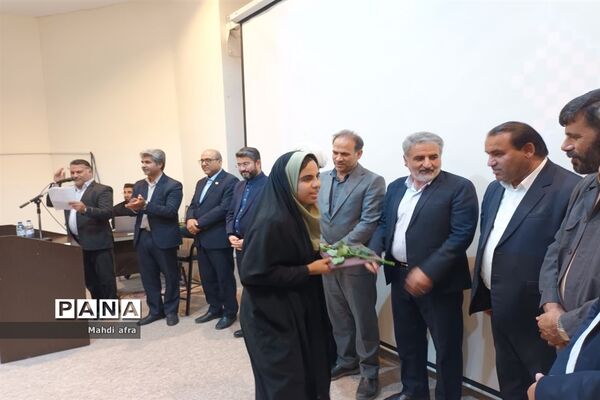 تجلیل از معلمان و دانش‌آموزان پژوهشگر شهرستان بهبهان