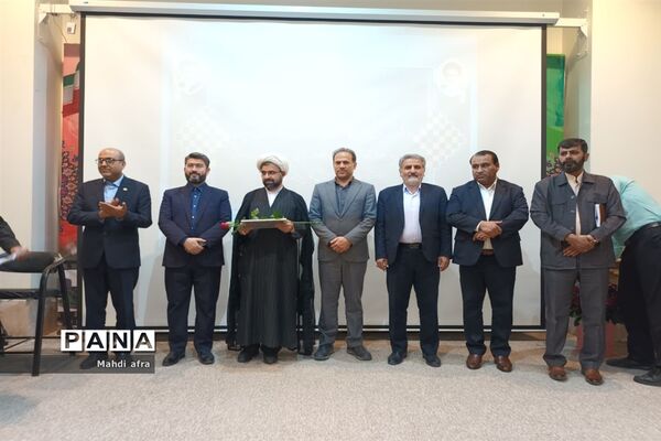 تجلیل از معلمان و دانش‌آموزان پژوهشگر شهرستان بهبهان