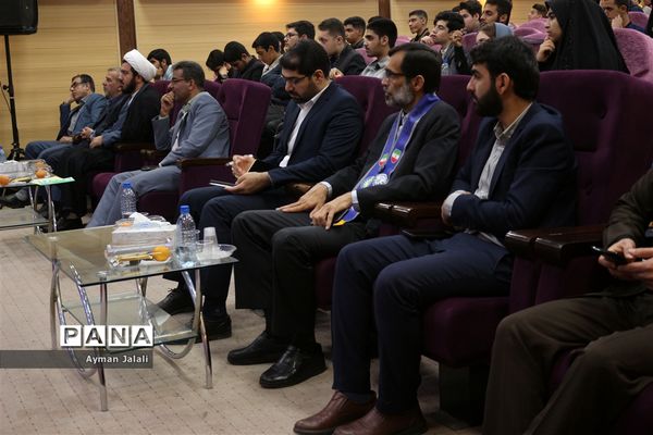 نشست نخبگان نوجوان خوزستان با معاون جوانان وزیر ورزش