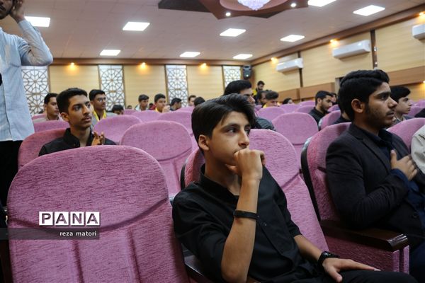 نشست نخبگان نوجوان خوزستان با معاون جوانان وزیر ورزش