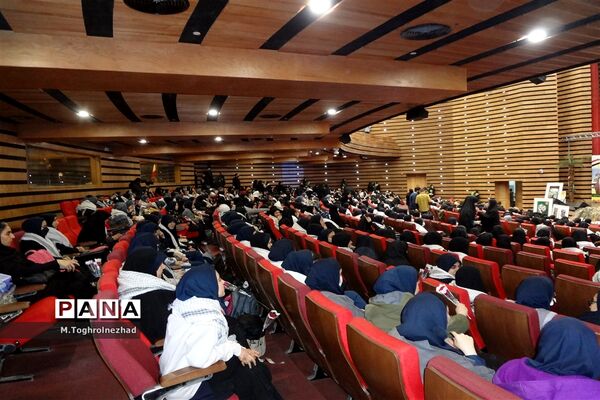 یادواره شهدا فرهنگیان و دانش‌آموزان منطقه ۱۴