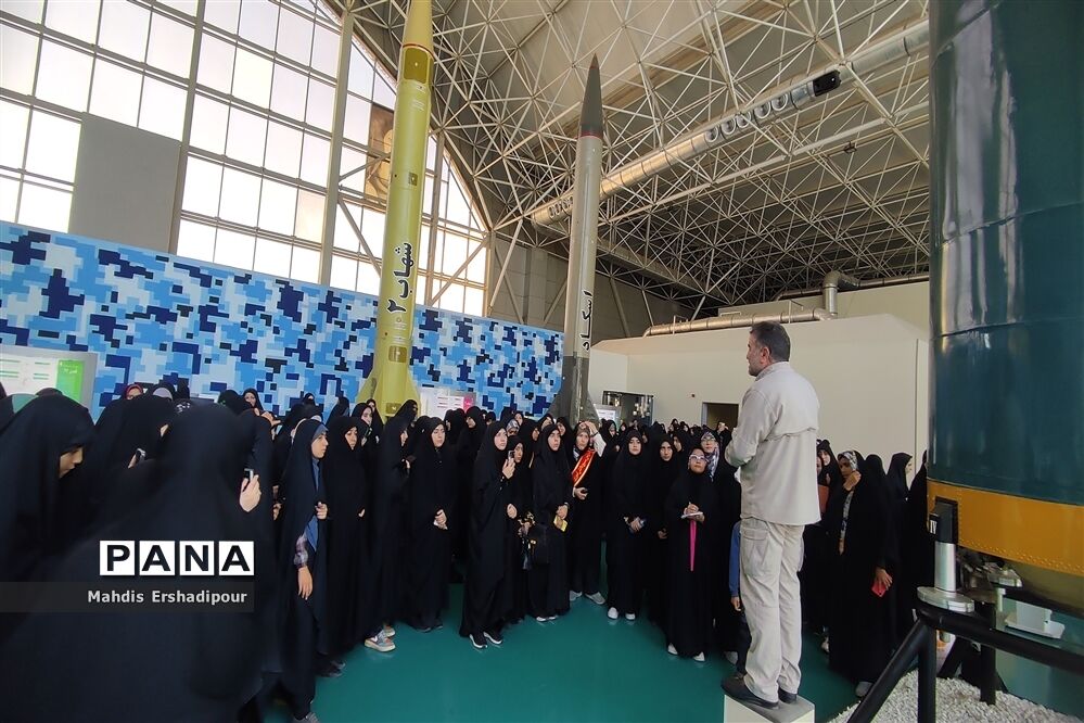 اردوی راهیان پیشرفت برای دانش‌آموزان شهرستان ربا‌ط‌کریم با بازدید از پارک هوافضا