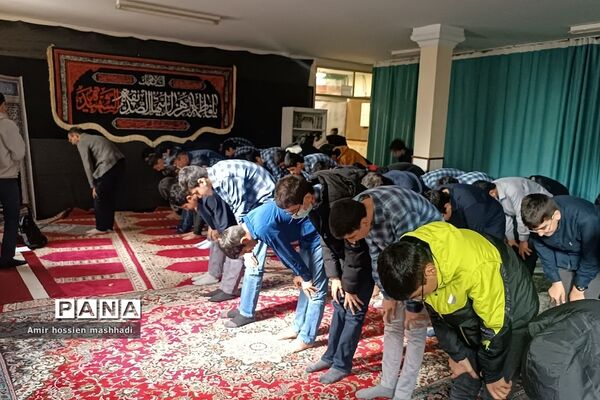 مراسم عزاداری شهادت حضرت فاطمه(س)‌ در دبیرستان استعدادهای درخشان شهید بهشتی رودهن